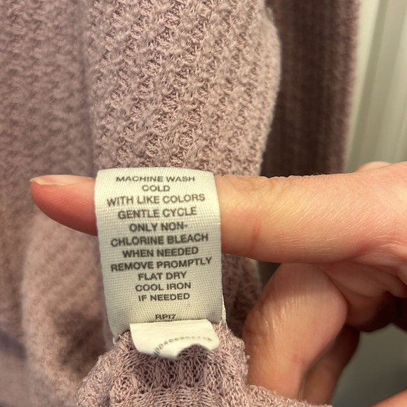 MUDD Women’s Long Sleeved Slightly Cropped Top SIZE: Medium waffle texture - Picture 4 of 5